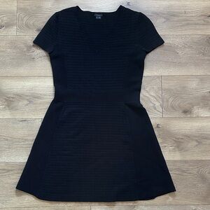Theory Black Fit & Flare Knit Dress Textured Ribbed Short Sleeve V Neck Sz L LBD